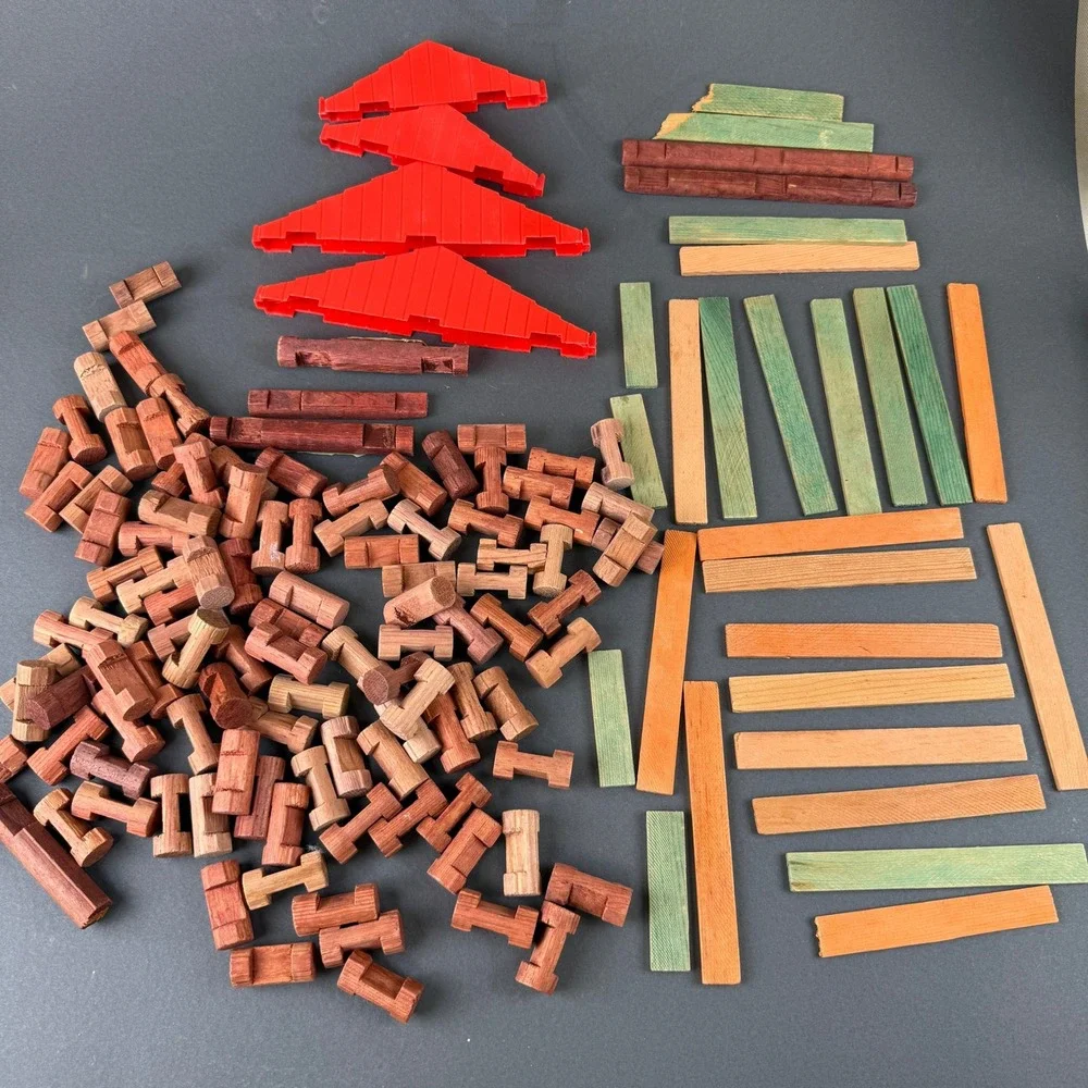 Lincoln Logs Building Wood Construction Toy mix lot 100+ pieces